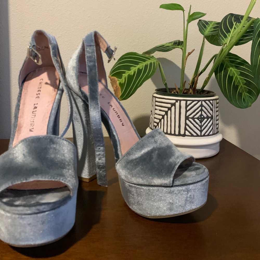 Velvet Chinese laundry platforms